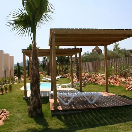 L' Escala Resort 3*