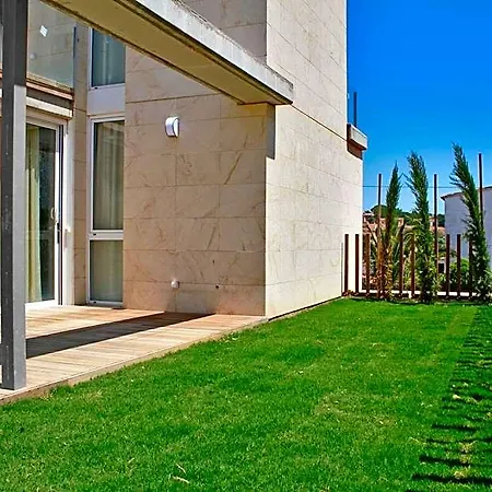 Aparthotel L' Escala Resort