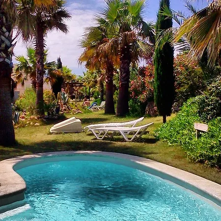 Lägenhetshotell L' Escala Resort 3*