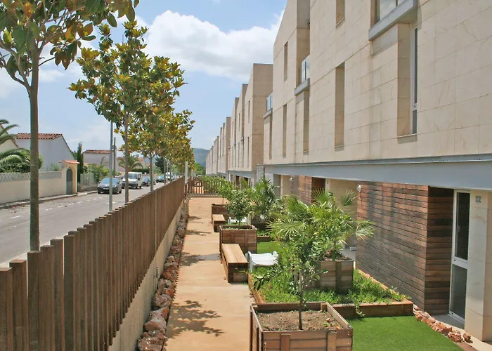 Lägenhetshotell L' Escala Resort 3*