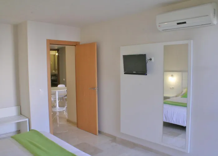 L' Escala Resort מלון דירות