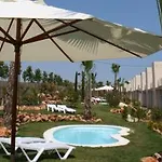 L' Escala Resort 아파트호텔 4*