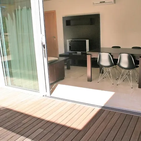 L' Escala Resort アパートホテル 4*