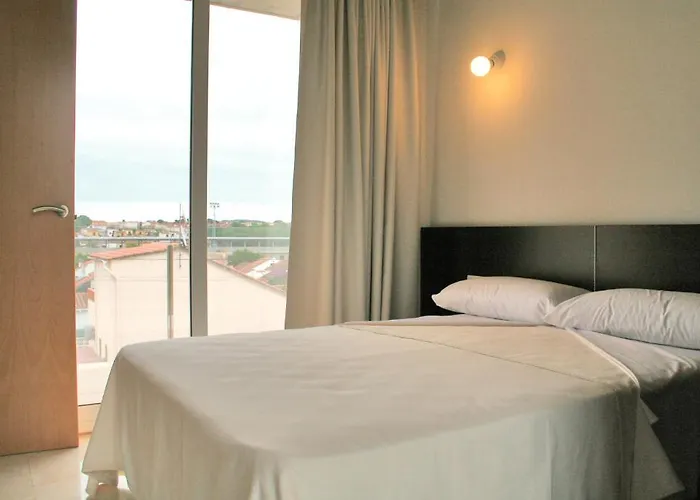 Aparthotel L' Escala Resort
